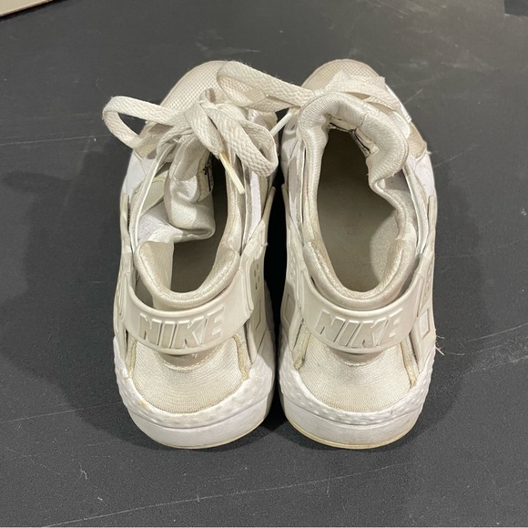 Nike Huarache Sneakers Kids - White - 65425-110 - SIZE 5.5Y - Picture 3 of 6
